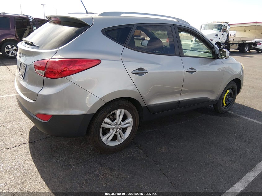 2013 HYUNDAI TUCSON auction photo 4