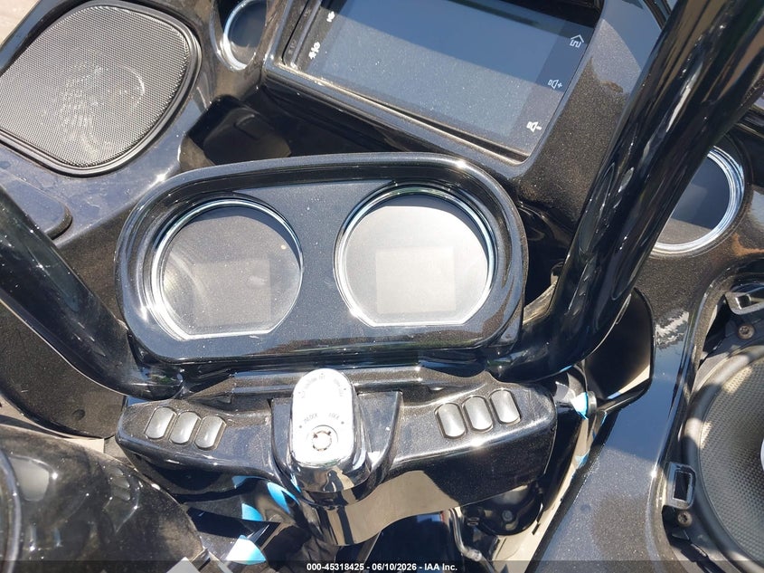2016 Harley-Davidson Fltrx Road Glide VIN: 1HD1KHM38GB617306 Lot: 45318425