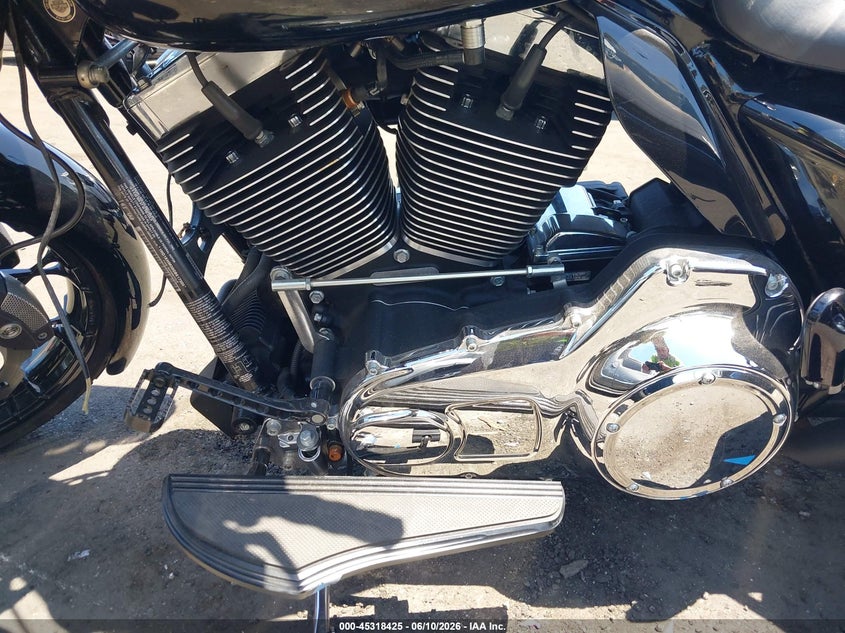 2016 Harley-Davidson Fltrx Road Glide VIN: 1HD1KHM38GB617306 Lot: 45318425