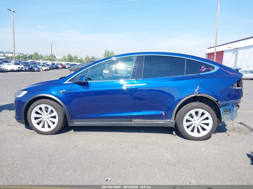 2018 Tesla Model X 100D/75D/P100D VIN: 5YJXCDE20JF114123 Lot: 45318589