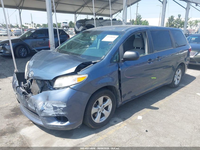 Vin: 5tdzz3dc8hs824307, lot: 45816532, toyota sienna l 7 passenger 20172