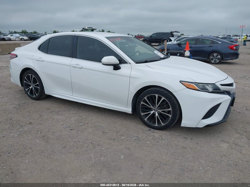 2019 TOYOTA CAMRY SE — Галерея фотографий