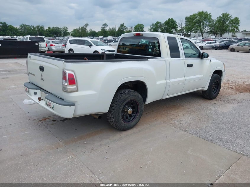 2007 MITSUBISHI RAIDER auction photo 4