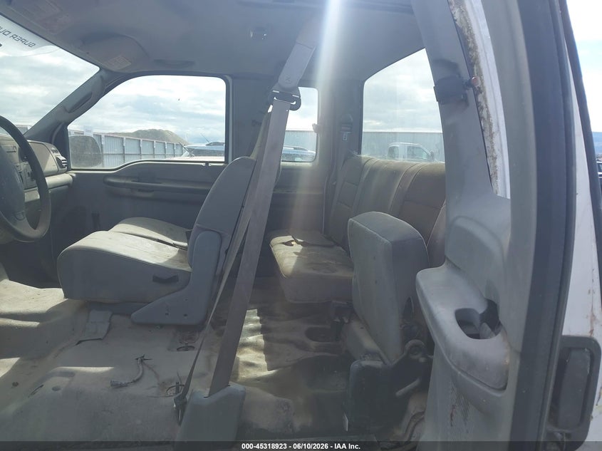 2005 FORD F-350 auction photo 7
