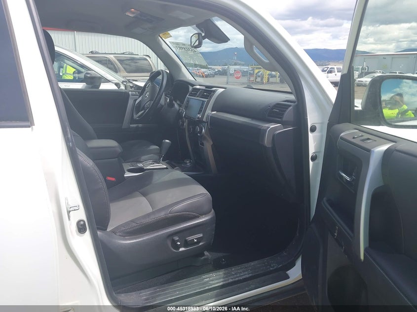 2023 TOYOTA 4RUNNER auction photo 5