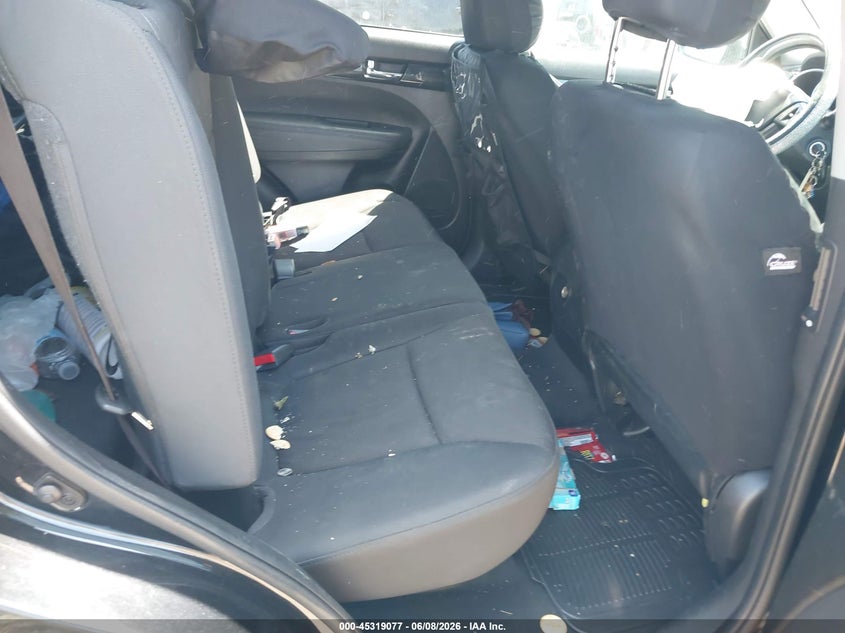 2011 KIA SORENTO auction photo 8
