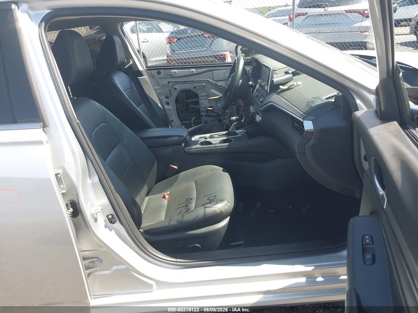 2019 NISSAN ALTIMA auction photo 5