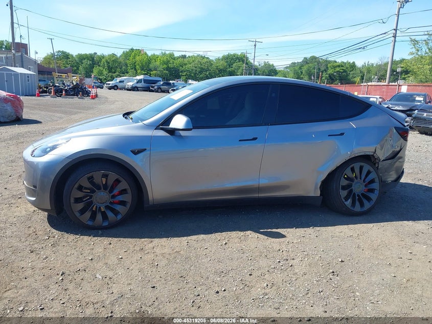TESLA MODEL Y - zdjęcie 14