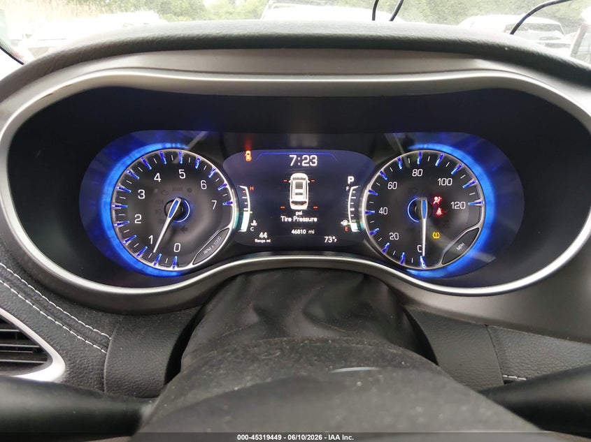 2023 CHRYSLER PACIFICA auction photo 7