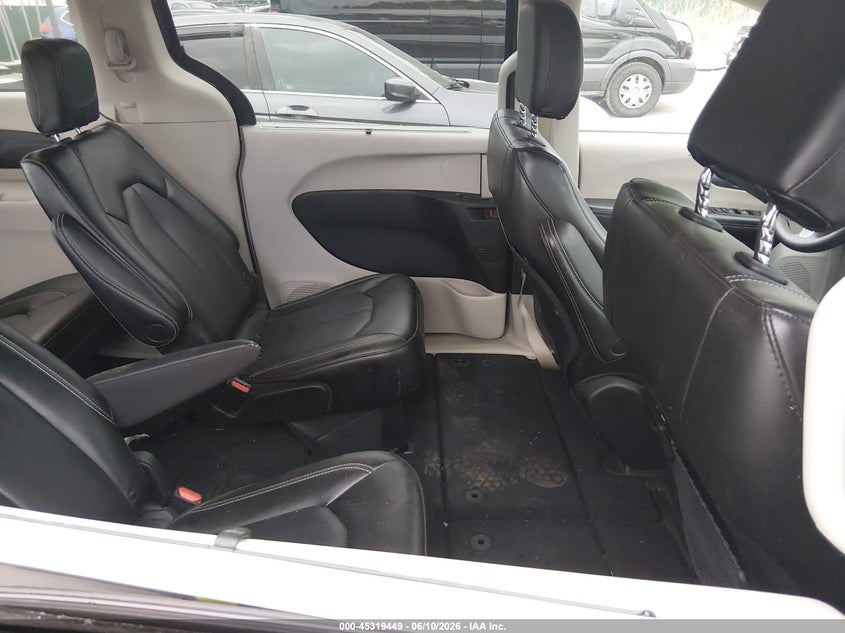 2023 CHRYSLER PACIFICA auction photo 8