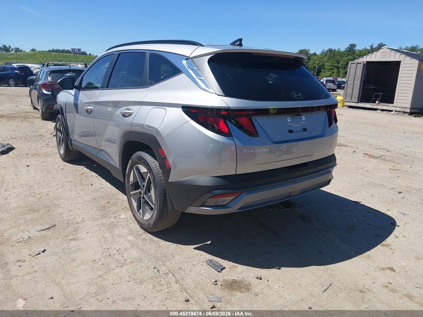 2026 HYUNDAI TUCSON HYBRID auction photo 3