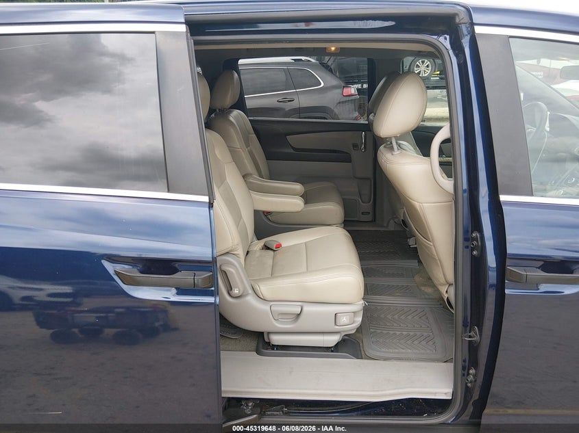 2016 HONDA ODYSSEY auction photo 8