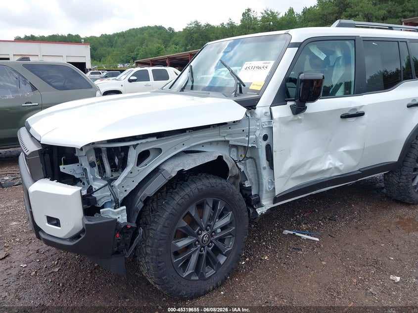 2025 TOYOTA LAND CRUISER auction photo 6