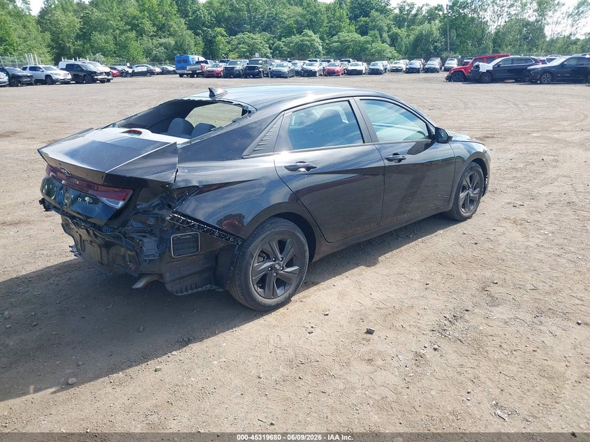 2023 HYUNDAI ELANTRA auction photo 4