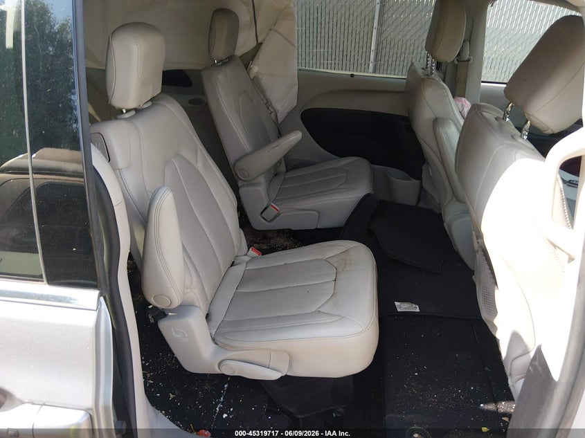 2021 CHRYSLER VOYAGER auction photo 8