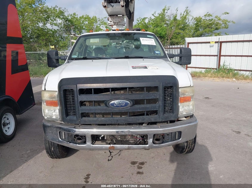 2008 Ford F-450 Chassis Xl/Xlt VIN: 1FDXF46RX8EE23138 Lot: 45319771