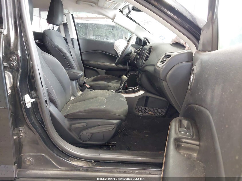 2018 JEEP COMPASS auction photo 5