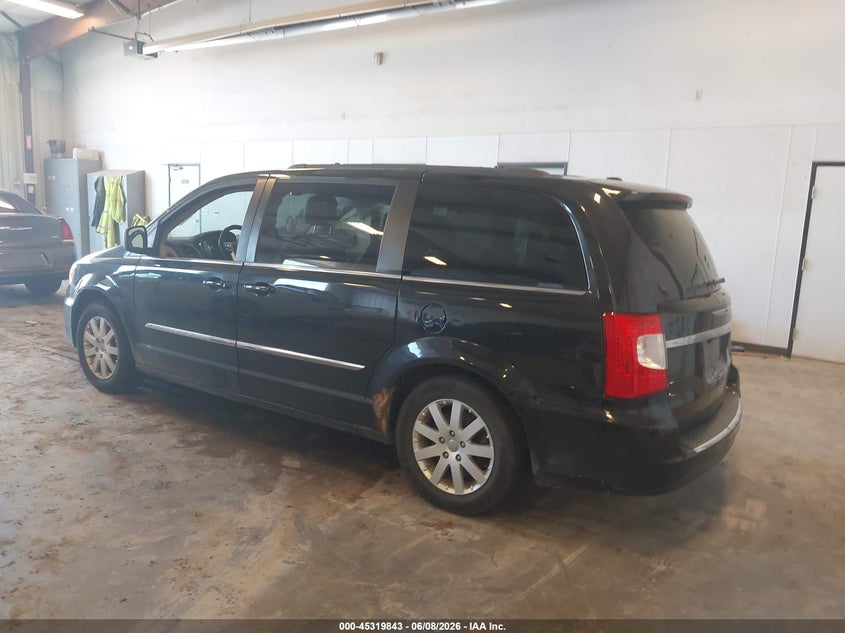 2015 CHRYSLER TOWN & COUNTRY auction photo 3