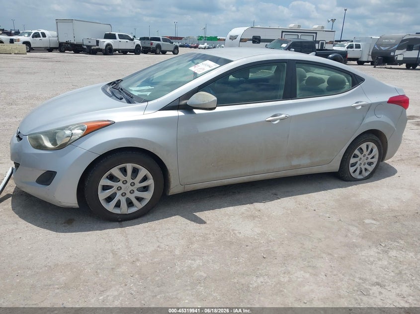 2011 HYUNDAI ELANTRA auction photo 2