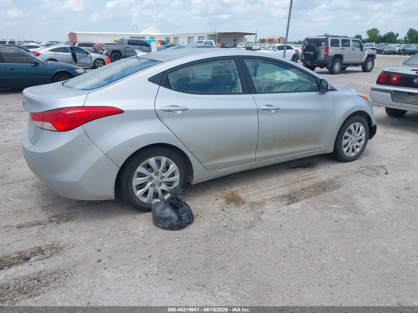 2011 HYUNDAI ELANTRA auction photo 4