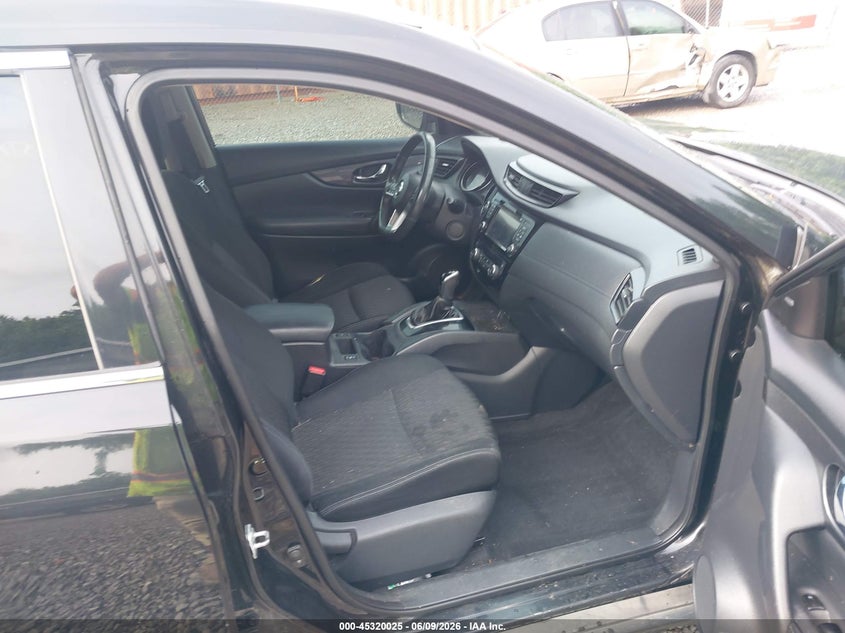 VIN KNMAT2MV8HP502528 2017 NISSAN ROGUE SV
