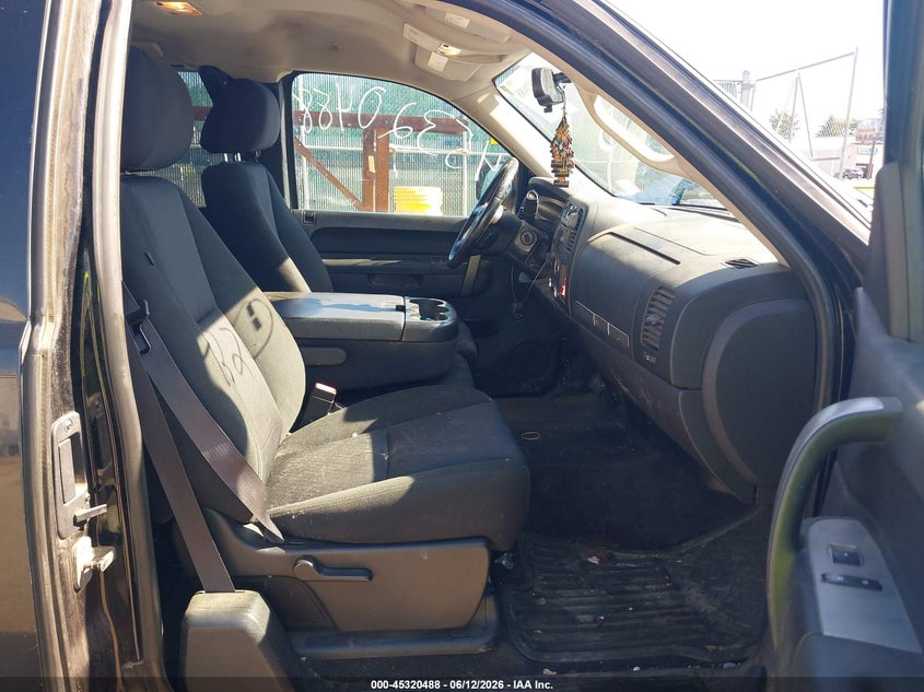 2011 CHEVROLET SILVERADO PICKUP 5.3L V-8 VVT, 315HP