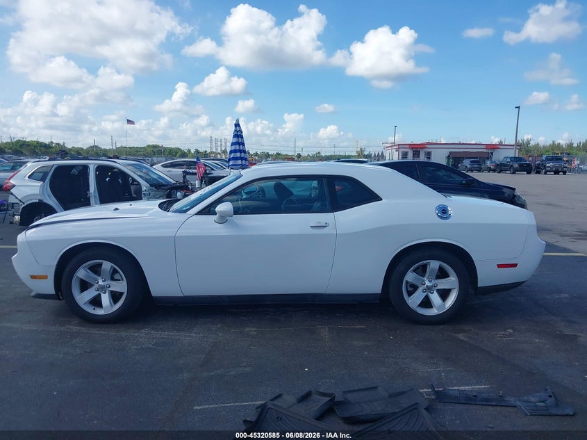 2C3CDYAG6CH246681 2012 Dodge Challenger 3.6 Sxt white