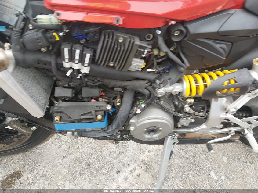 2024 Ducati Panigale V2 VIN: ZDMHAATWXRB015424 Lot: 45320731