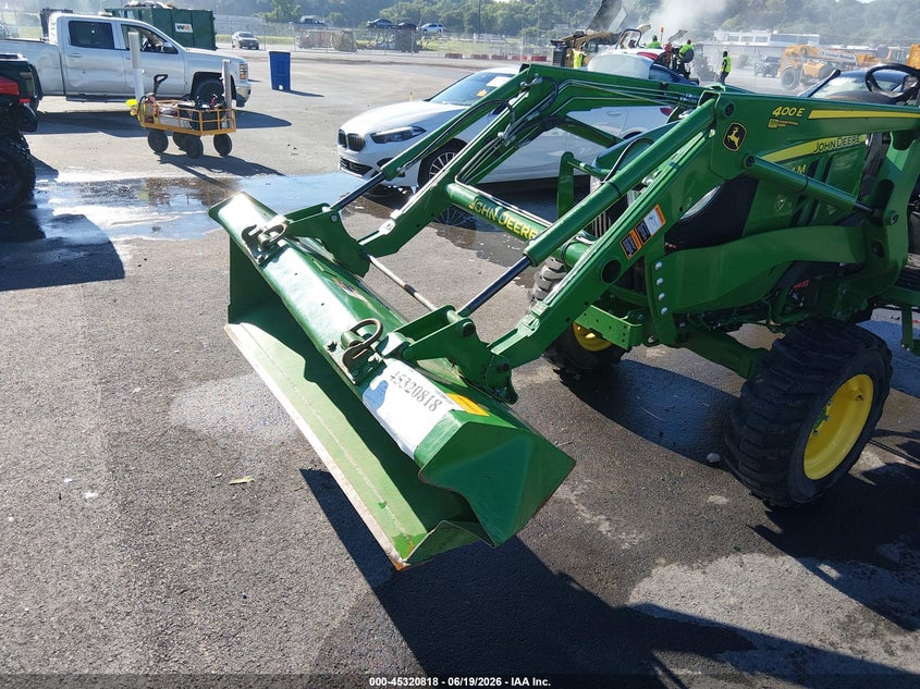 2021 JOHN DEERE 4044M TRACTOR auction photo 6