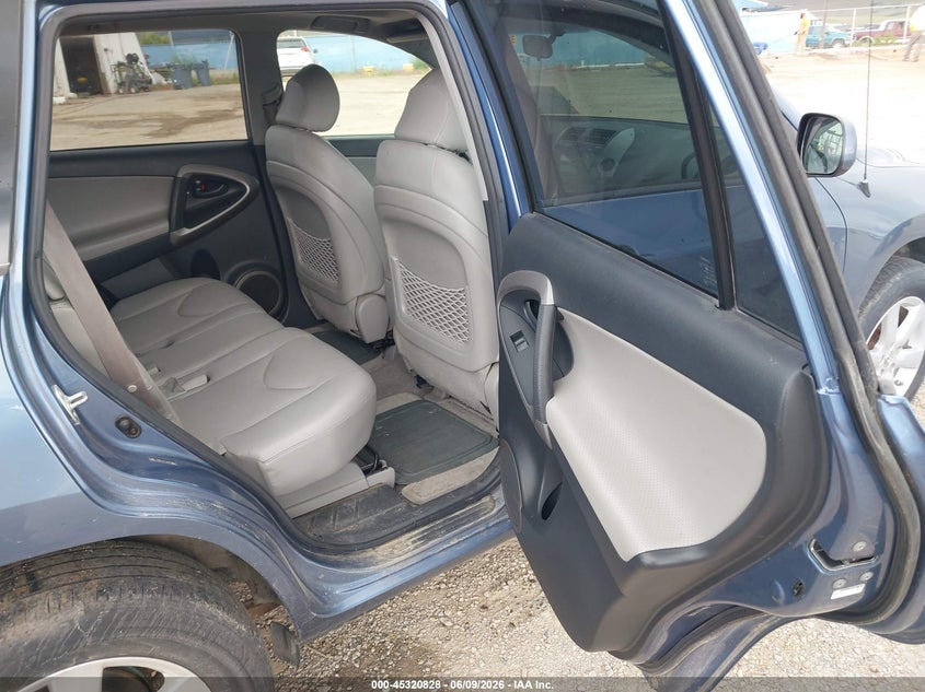 2006 TOYOTA RAV4 auction photo 8