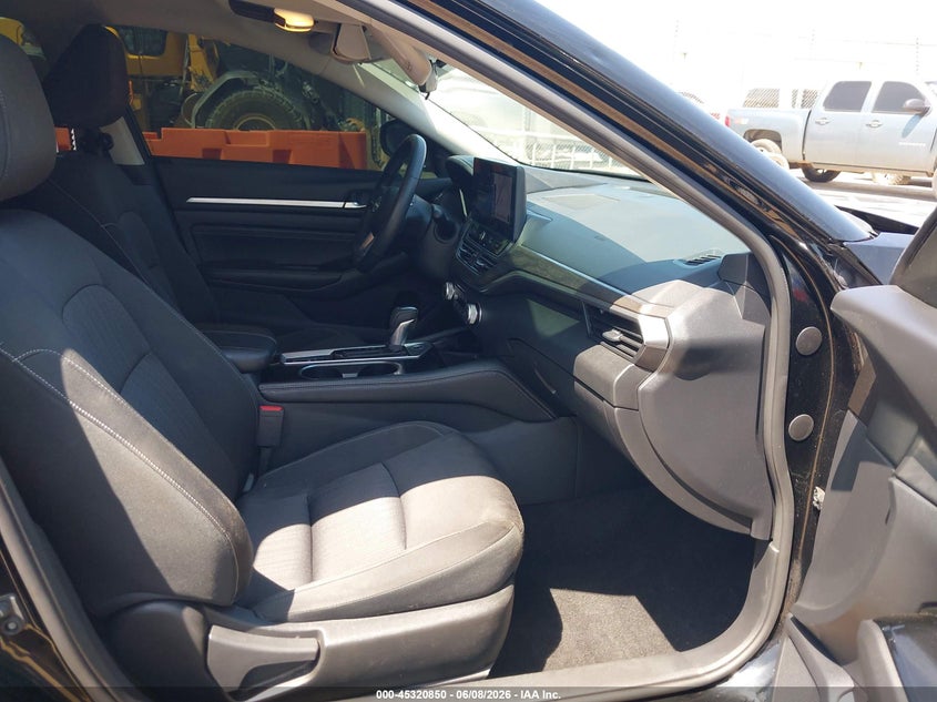 2023 NISSAN ALTIMA auction photo 5
