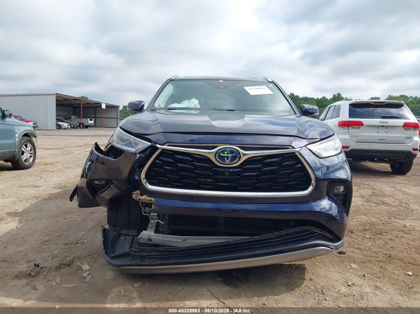 AtlanticExpress - Toyota Highlander Hybrid