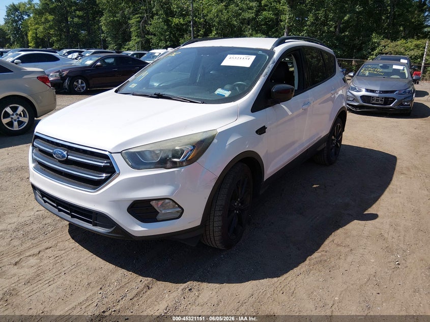 Vin: 1fmcu0g99hua16266, lot: 45819084, ford escape se 20172