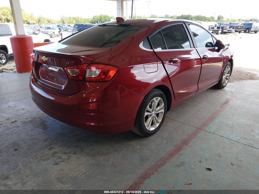 VIN 1G1BE5SMXK7142012 2019 CHEVROLET CRUZE LT