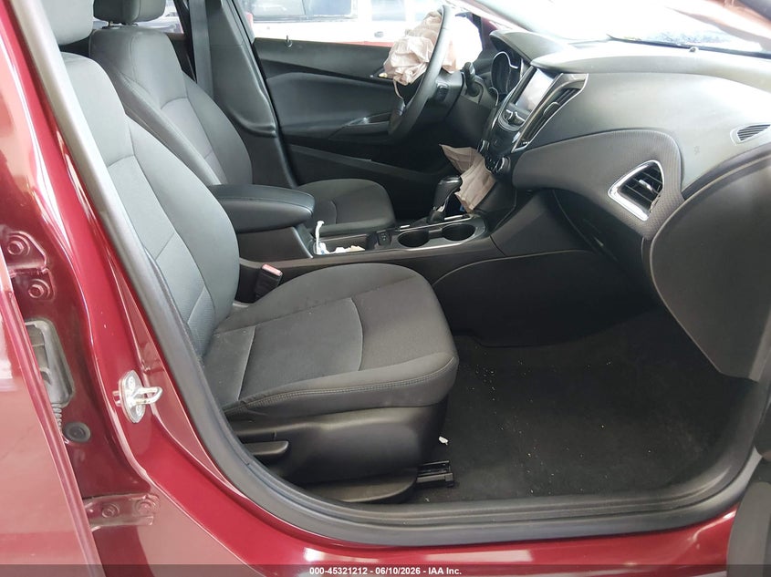 VIN 1G1BE5SMXK7142012 2019 CHEVROLET CRUZE LT