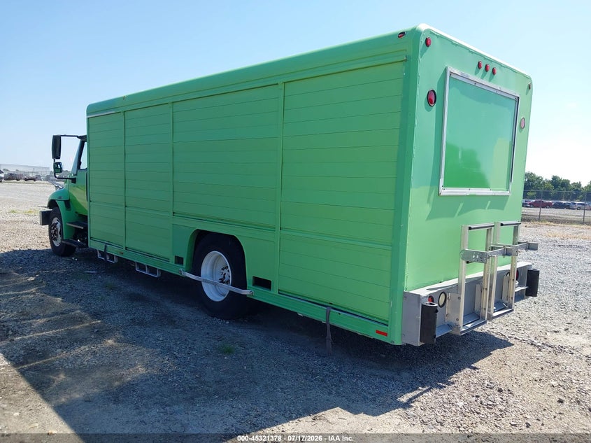 2004 INTERNATIONAL 4000 auction photo 3