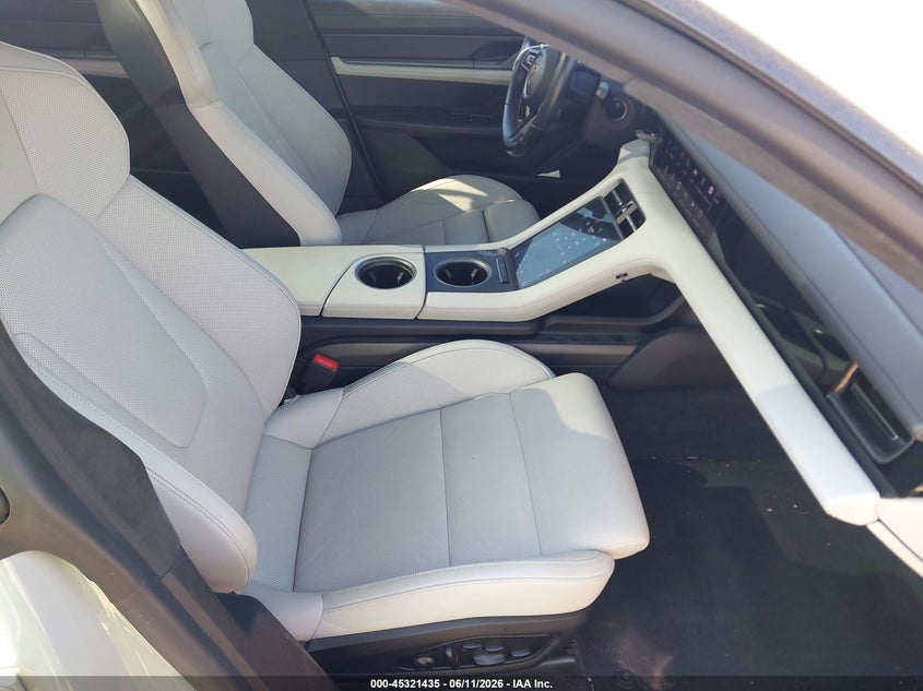 2021 PORSCHE TAYCAN auction photo 5