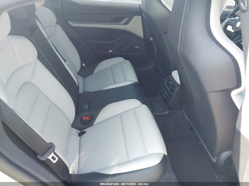 2021 PORSCHE TAYCAN auction photo 8