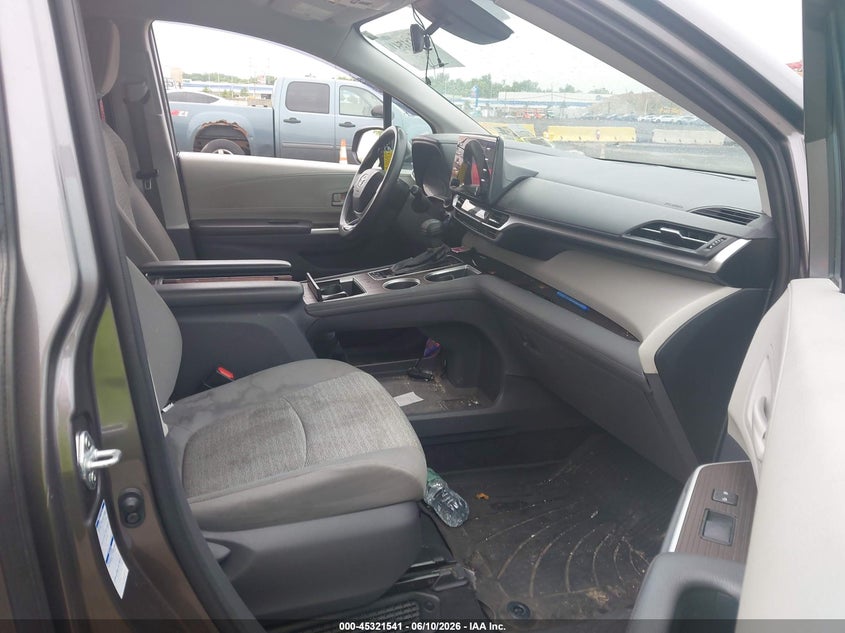 AtlanticExpress - Toyota Sienna
