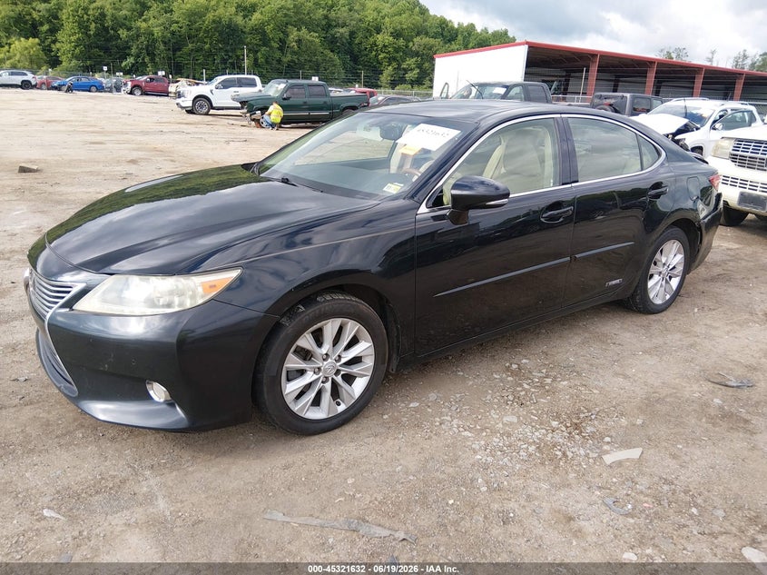 Vin: jthbw1gg1d2022372, lot: 45819565, lexus es 300h 20132