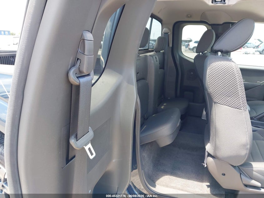 2016 NISSAN FRONTIER auction photo 8