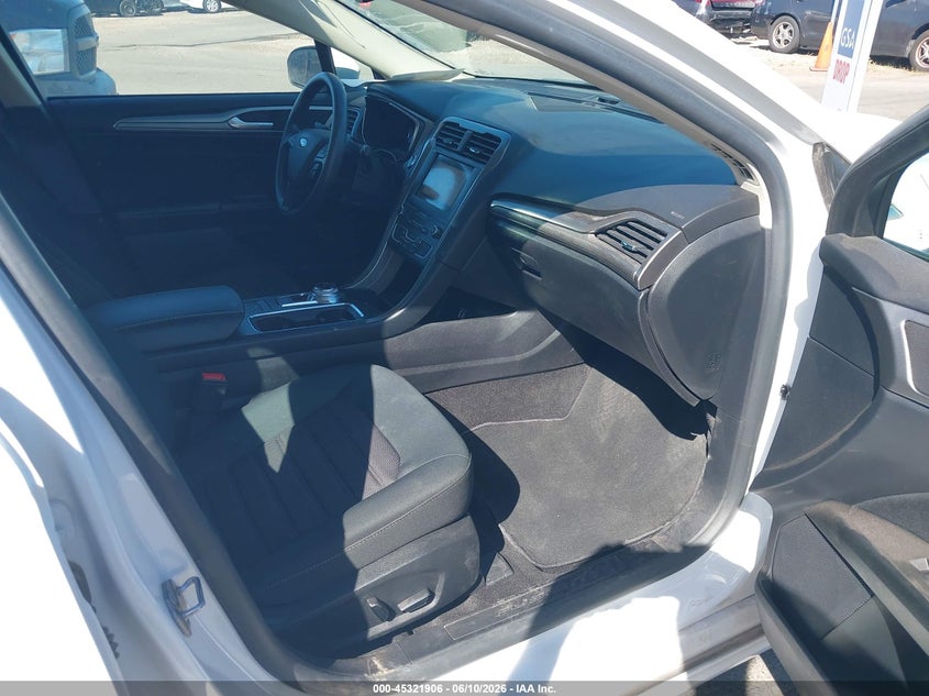 2019 FORD FUSION HYBRID auction photo 5