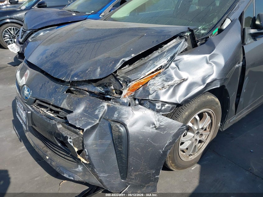 TOYOTA PRIUS - zdjęcie 18