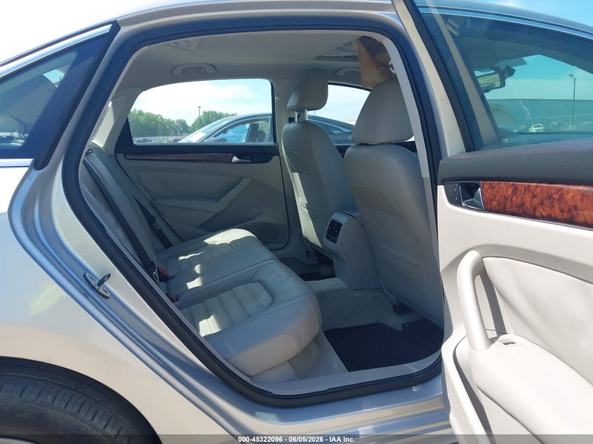 2013 Volkswagen Passat 3.6 3.6L V6 Sel Premium silver Lot 111045322096 Vin 1VWCM7A32DC023896