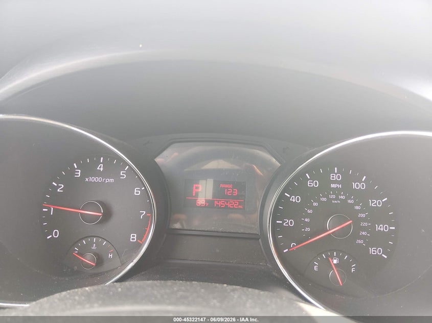 2016 KIA SEDONA auction photo 7