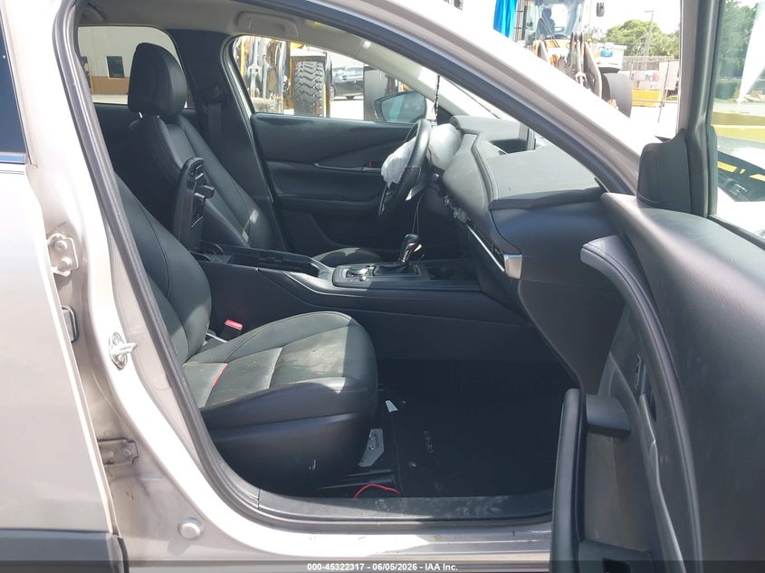 2023 MAZDA CX-30 2.5L I-4 DI, DOHC, V(VIN: 3MVDMBBM6PM586856