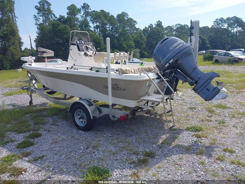 2018 NAUTICSTAR 19' auction photo 3