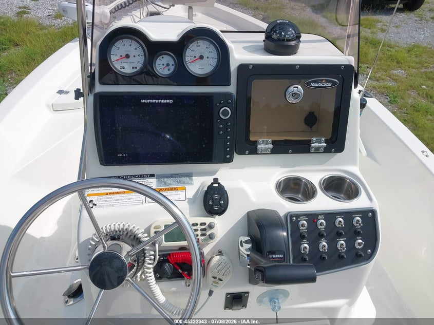 2018 NAUTICSTAR 19' auction photo 7