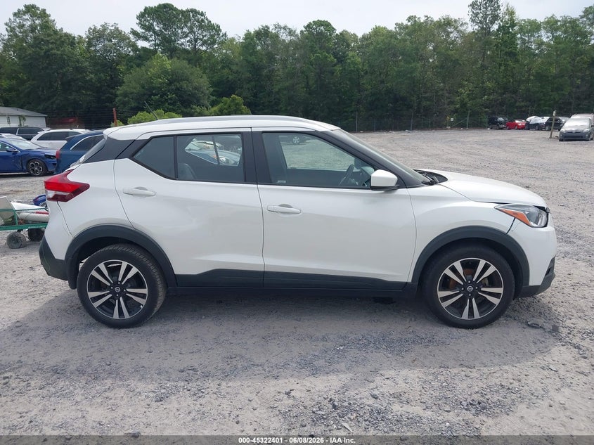 VIN 3N1CP5CU0KL555737 2019 NISSAN KICKS SV