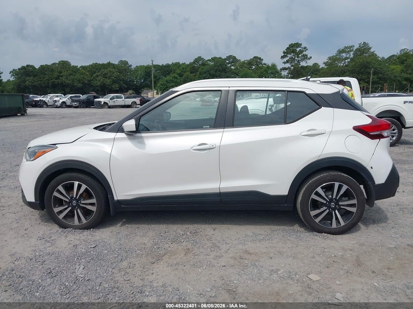 VIN 3N1CP5CU0KL555737 2019 NISSAN KICKS SV